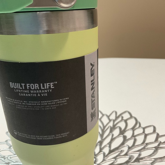 🐝 NWT Stanley Flip Straw Tumbler - Green/Yellow, 30oz - Picture 7 of 8